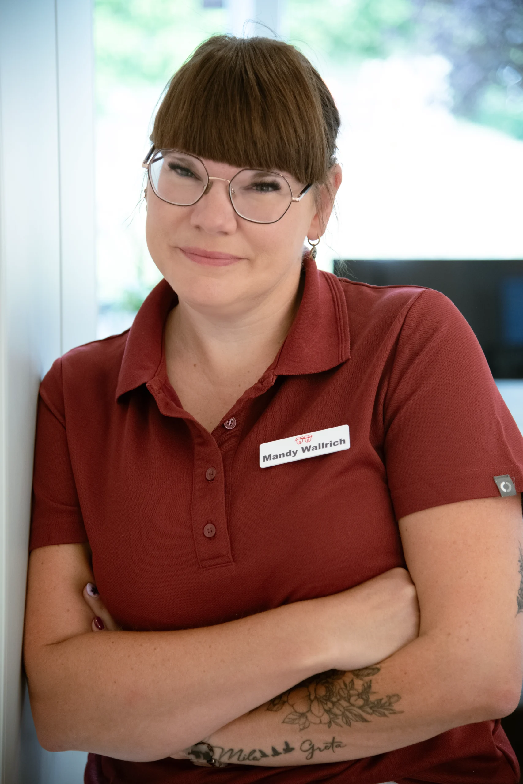 Portrait von Mandy Wallrich, Mitarbeiterin der Kieferorthopädie Saarburg.
